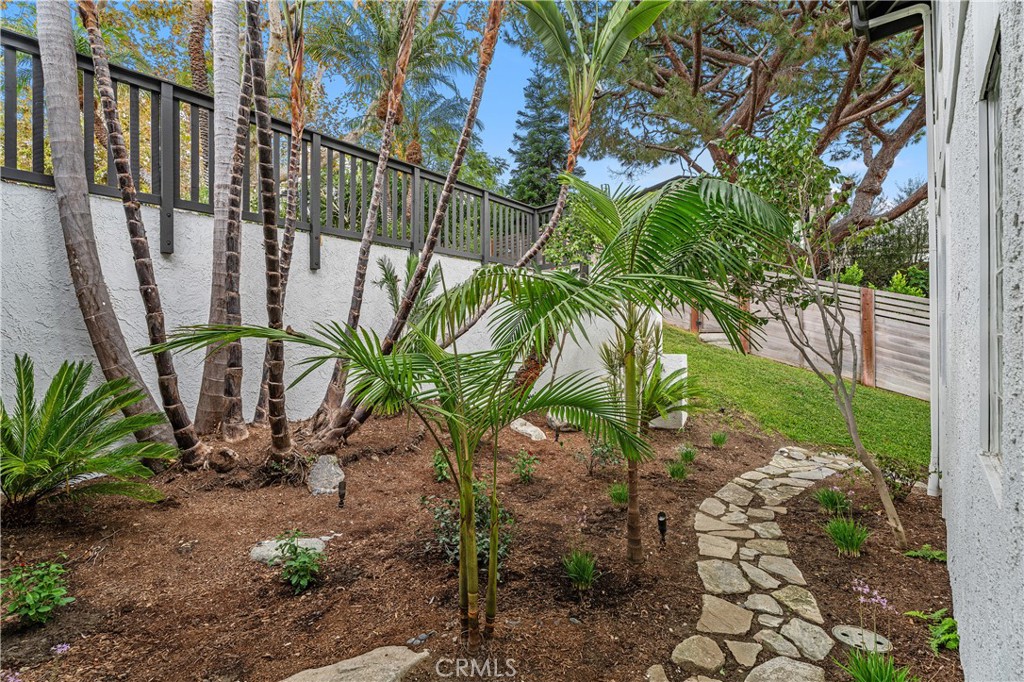 375 Newport Glen Court, Newport Beach CA 92660 - photo 38