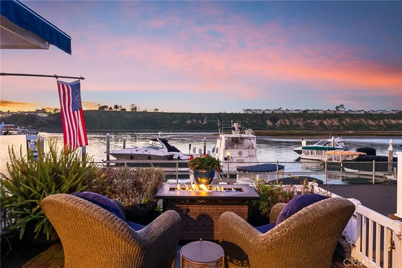 4 Saratoga, Newport Beach, CA 92660