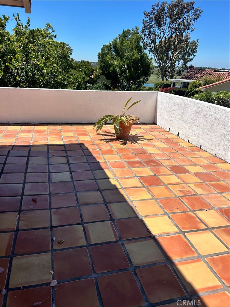 400 Onda, Newport Beach CA 92660 - photo 2