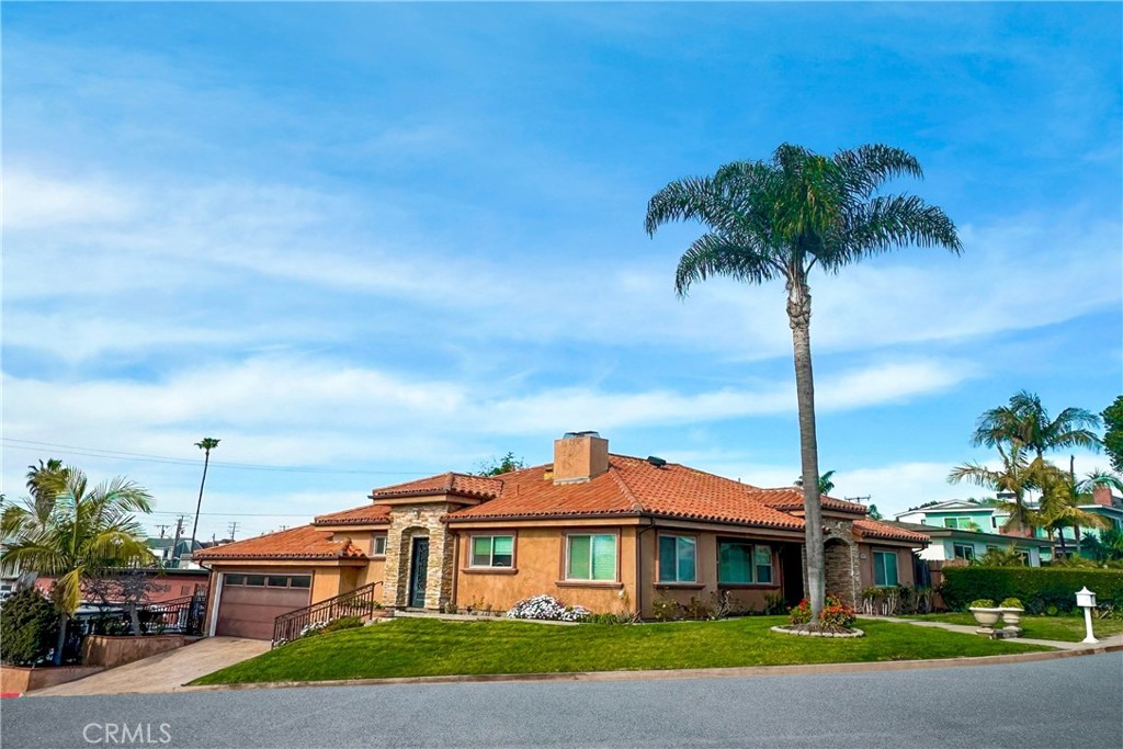 401 Holmwood Drive, Newport Beach CA 92663 - photo 1