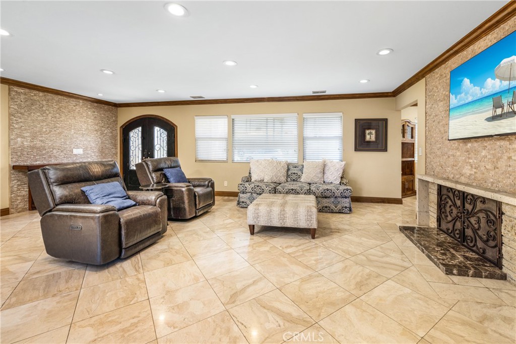 401 Holmwood Drive, Newport Beach CA 92663 - photo 2