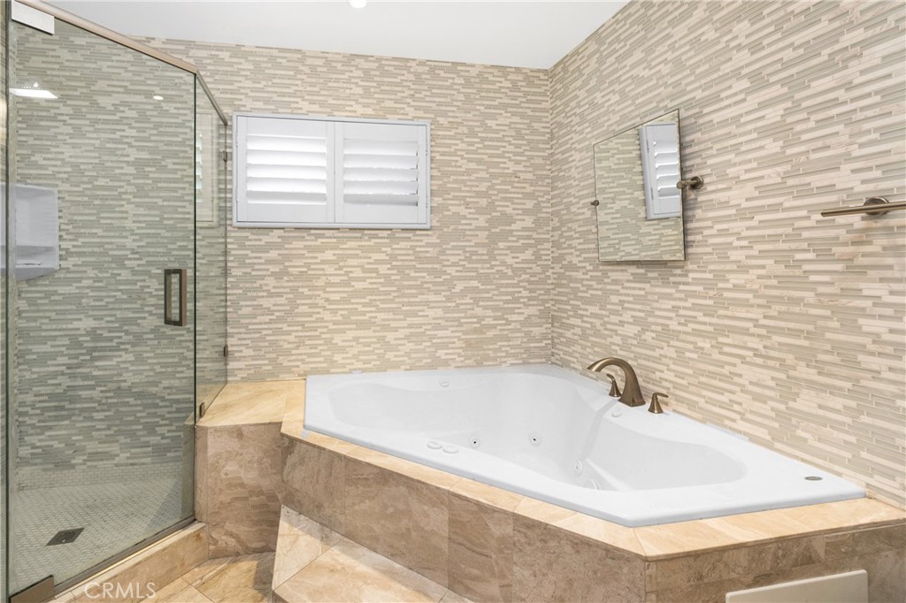 401 Holmwood Drive, Newport Beach CA 92663 - photo 12