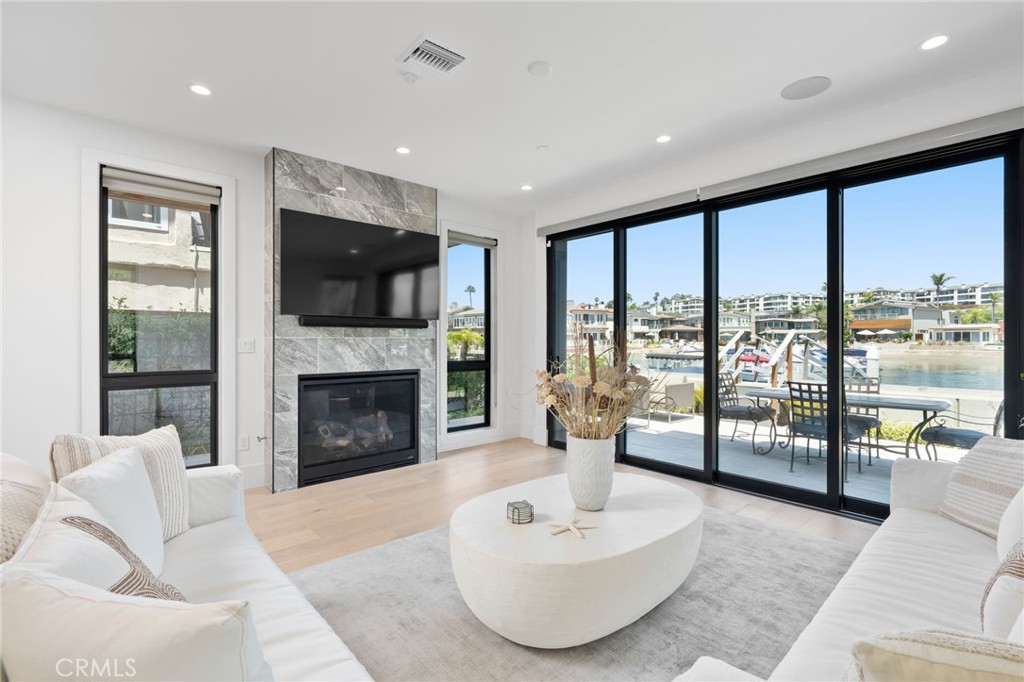 4014 Channel Place, Newport Beach CA 92663 - photo 5