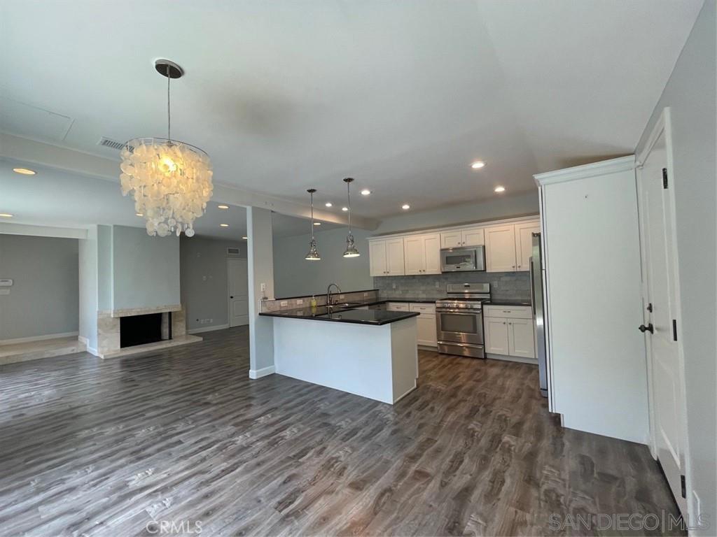 404 Vista Suerte, Newport Beach CA 92660 - photo 3