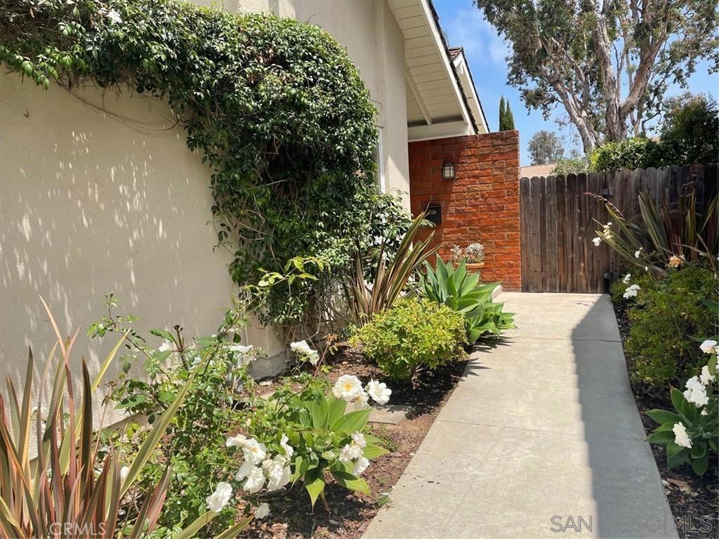 404 Vista Suerte, Newport Beach CA 92660 - photo 6