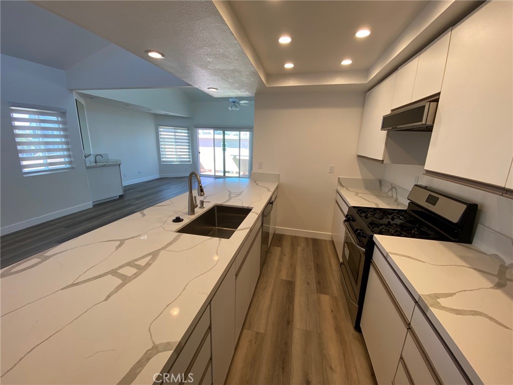 406 Clubhouse, Newport Beach CA 92663 - photo 7