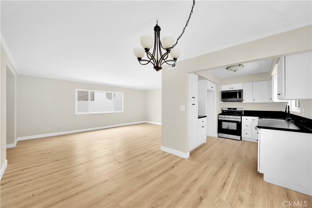 406 Jasmine 1/2, Newport Beach CA 92625 - photo 7