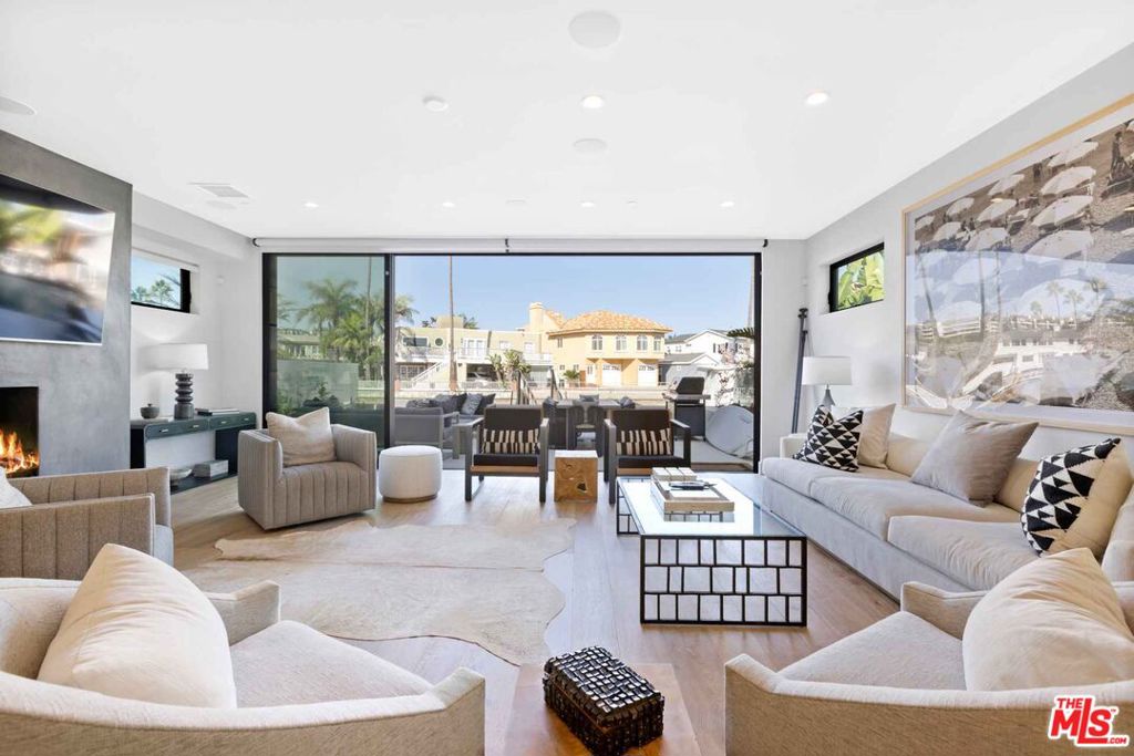 4106 River Avenue 2, Newport Beach CA 92663 - photo 3