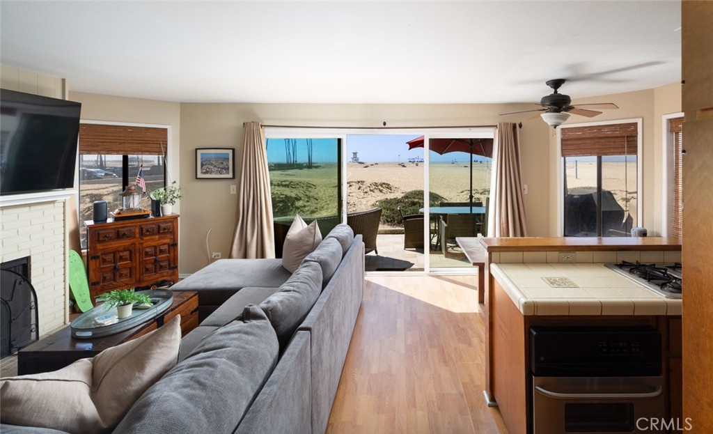 412 E Oceanfront, Newport Beach CA 92661 - photo 10