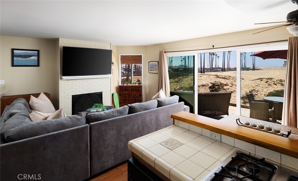 412 E Oceanfront, Newport Beach CA 92661 - photo 12