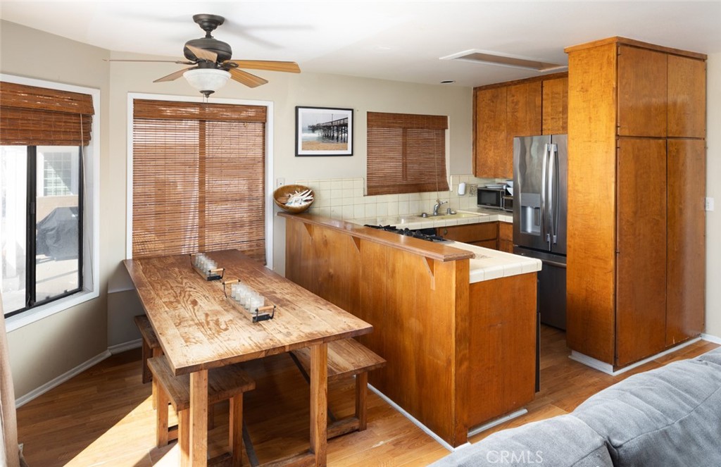 412 E Oceanfront, Newport Beach CA 92661 - photo 14