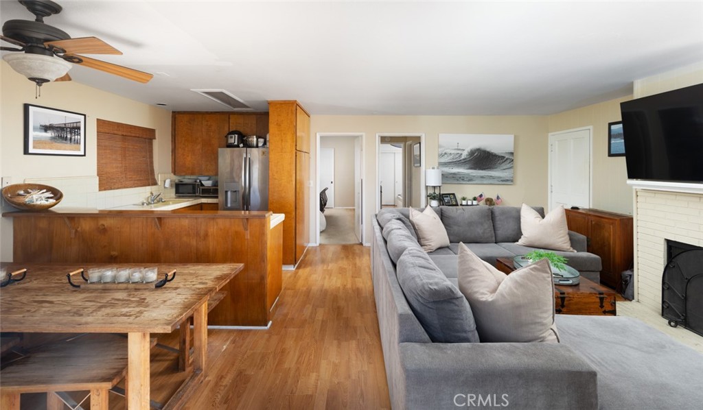 412 E Oceanfront, Newport Beach CA 92661 - photo 15