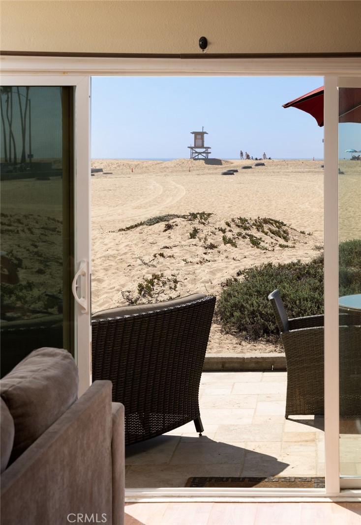 412 E Oceanfront, Newport Beach CA 92661 - photo 16