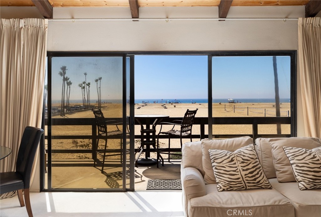 412 E Oceanfront, Newport Beach CA 92661 - photo 30
