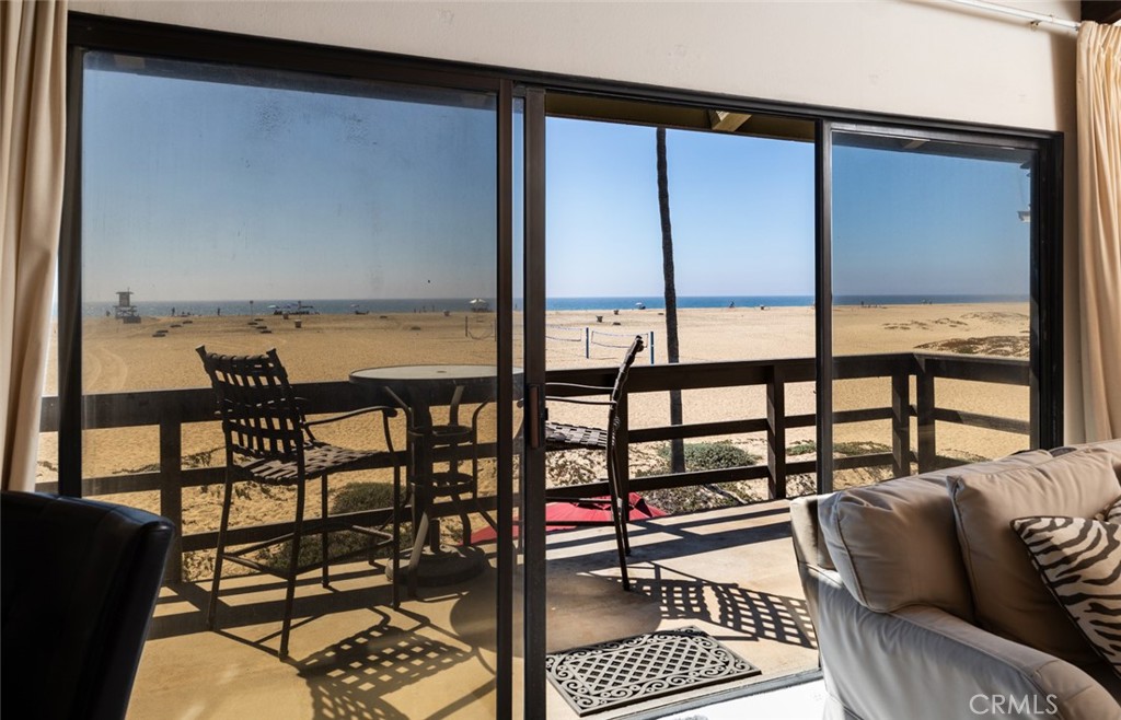 412 E Oceanfront, Newport Beach CA 92661 - photo 40