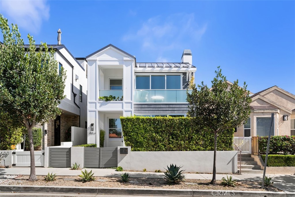 Front Unit 418 Larkspur and listing in back unit - 418 1/2 Larkspur, Newport Beach CA 92625 - photo 2