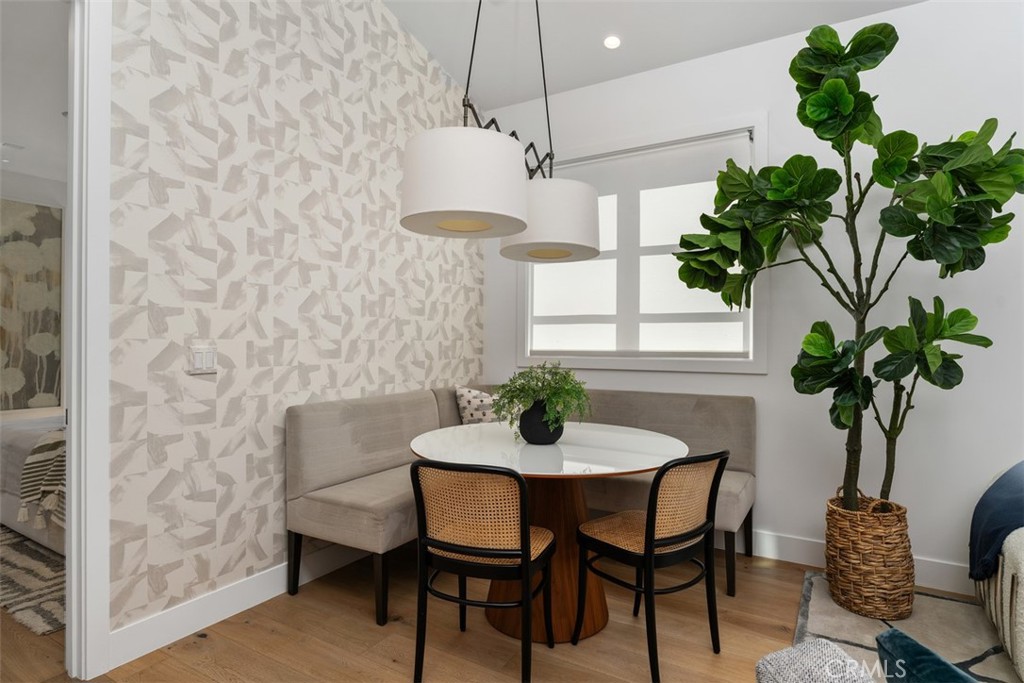 Dining nook with banquette seating - 418 1/2 Larkspur, Newport Beach CA 92625 - photo 9
