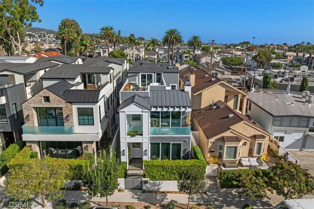 View of front unit at 418 Larkspur, CDM - 418 1/2 Larkspur, Newport Beach CA 92625 - photo 33