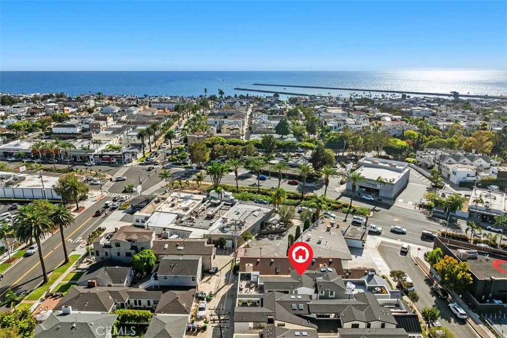 Perfectly situated between Marguerite to the left and Pacific Coast Highway (PCH) in front - 418 1/2 Larkspur, Newport Beach CA 92625 - photo 40