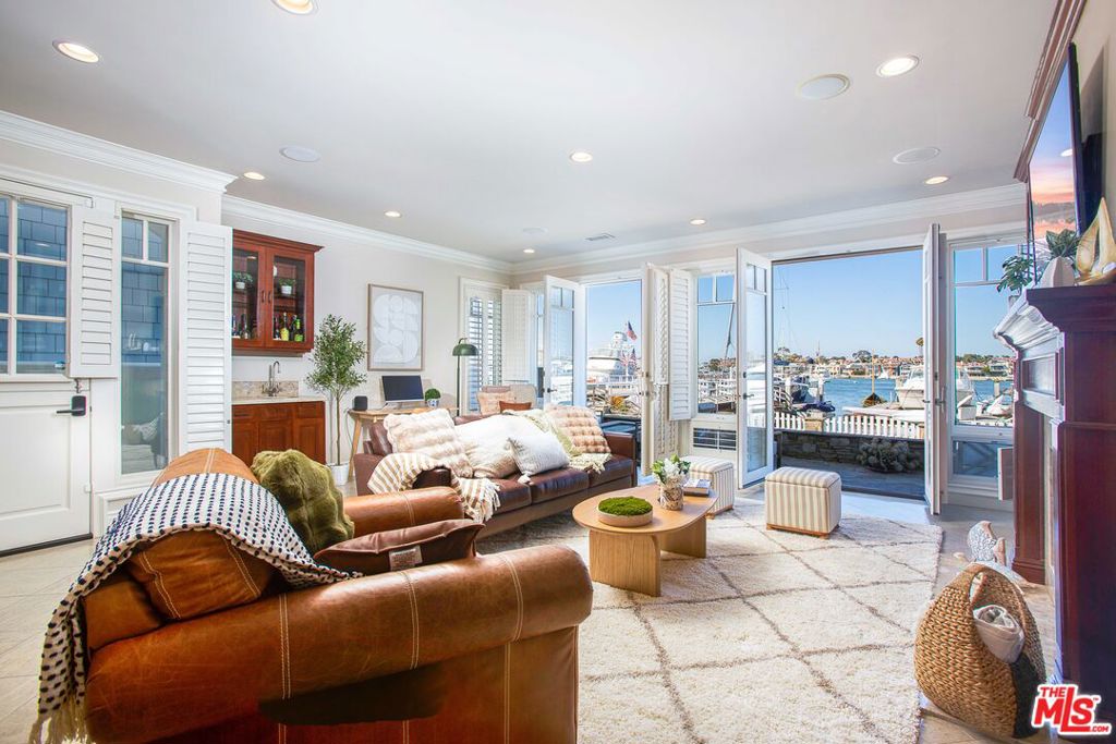 421 E Edgewater Avenue, Newport Beach CA 92661 - photo 26
