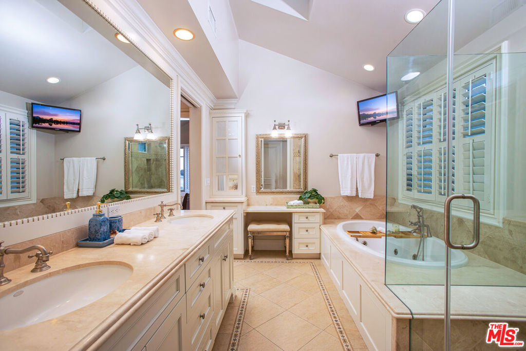 421 E Edgewater Avenue, Newport Beach CA 92661 - photo 45