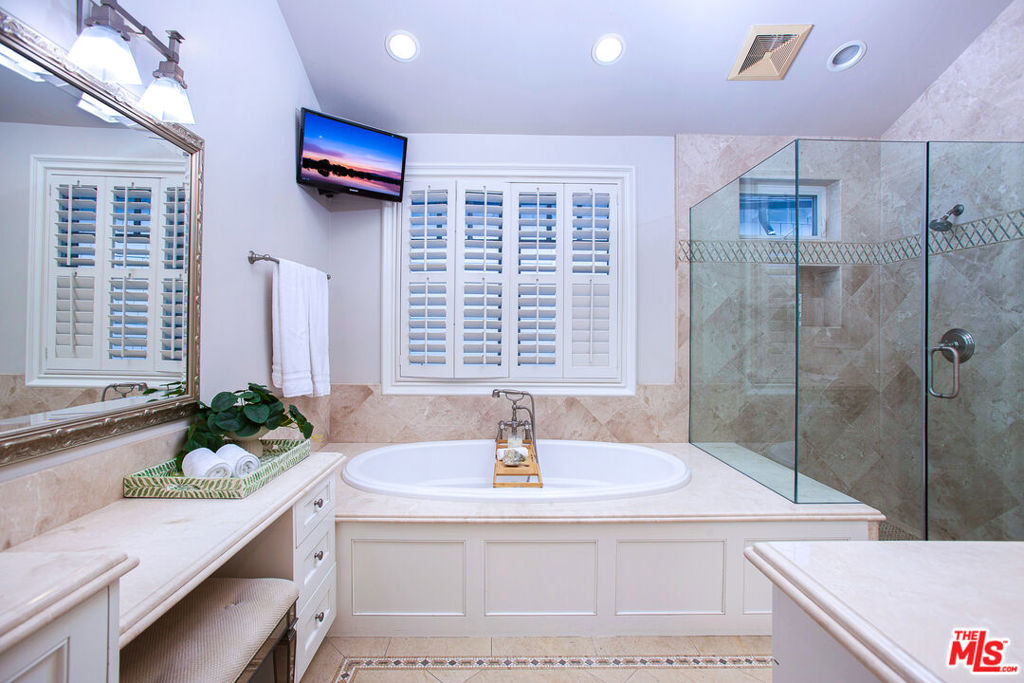 421 E Edgewater Avenue, Newport Beach CA 92661 - photo 46