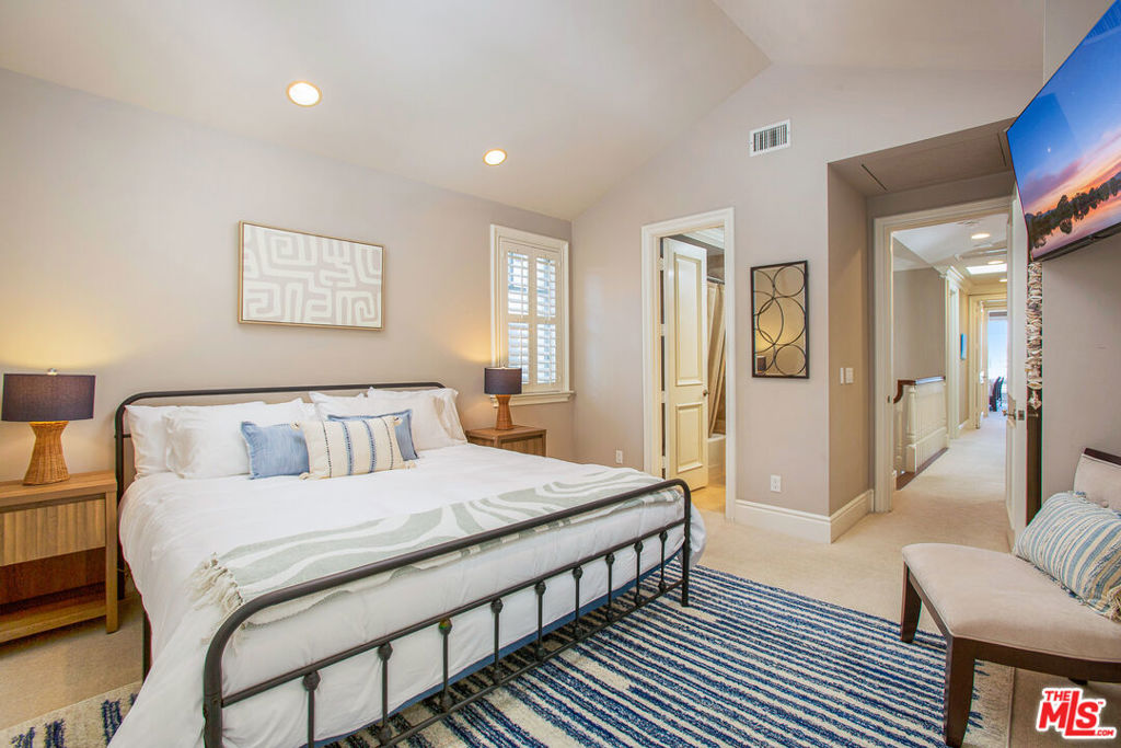 421 E Edgewater Avenue, Newport Beach CA 92661 - photo 48