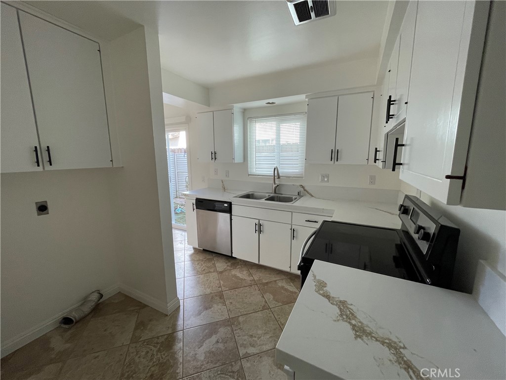 4218 Patrice, Newport Beach CA 92663 - photo 19
