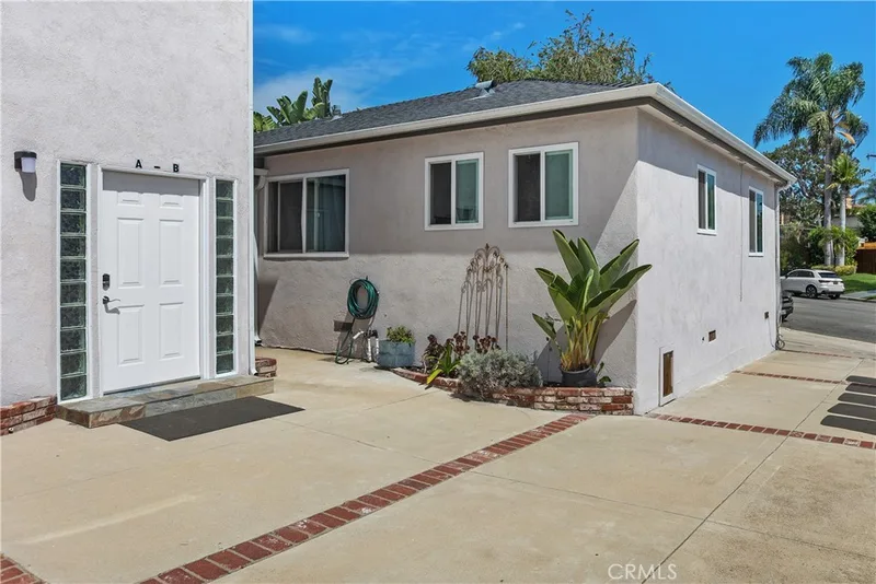 423 1/2 Westminster Avenue B, Newport Beach