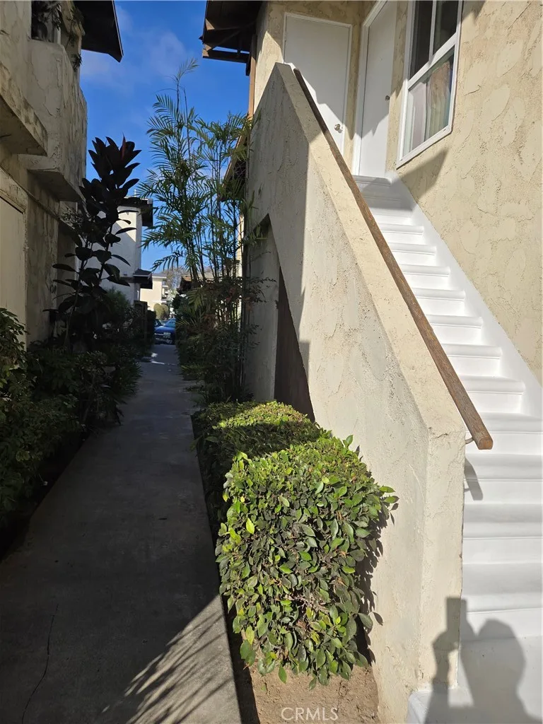 4233 Hilaria, Newport Beach, CA 92663