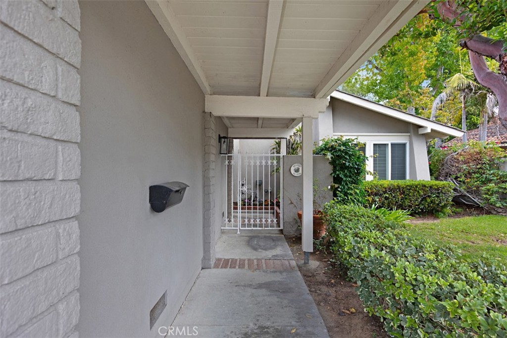424 Onda, Newport Beach CA 92660 - photo 27
