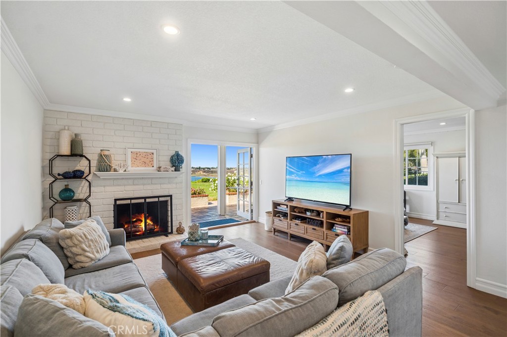 424 Vista Grande, Newport Beach CA 92660 - photo 4