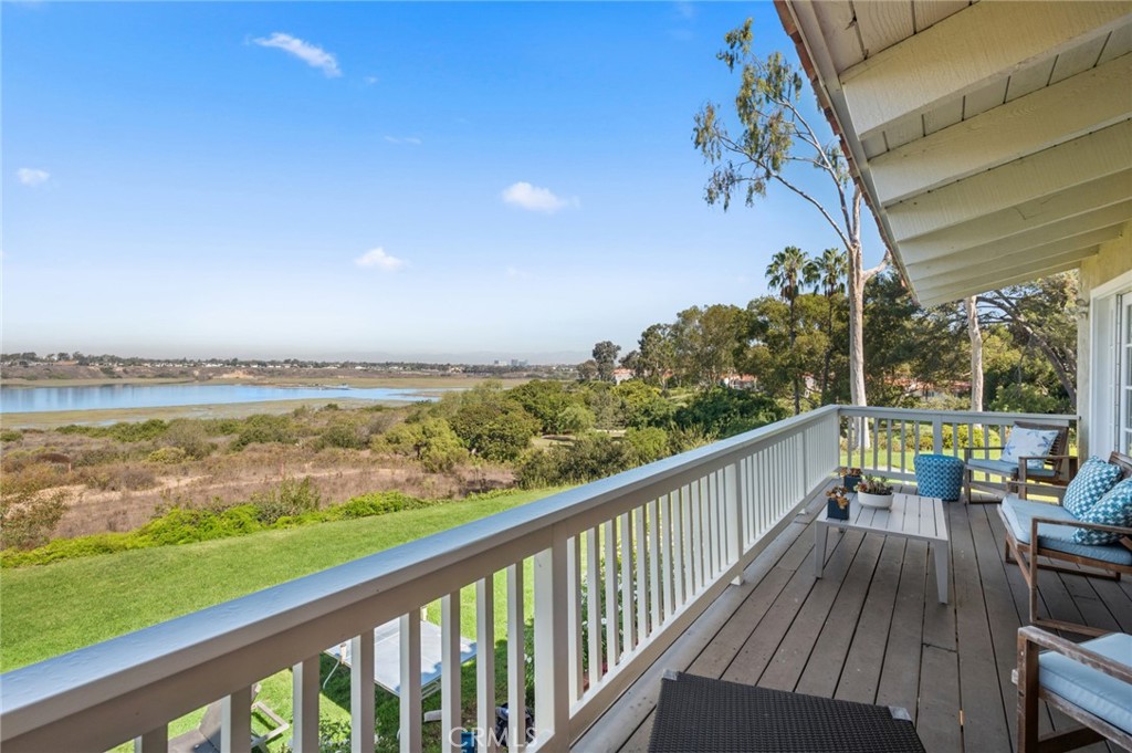 upper patio - 424 Vista Grande, Newport Beach CA 92660 - photo 26