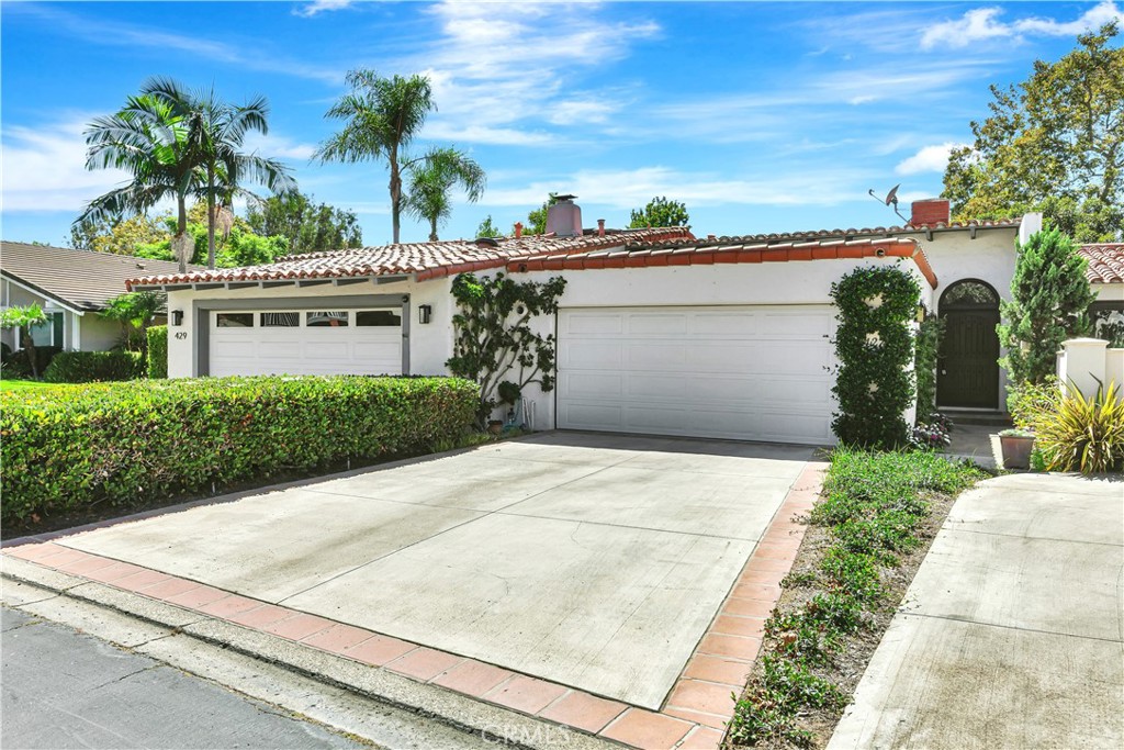 427 Vista Flora, Newport Beach CA 92660 - photo 1