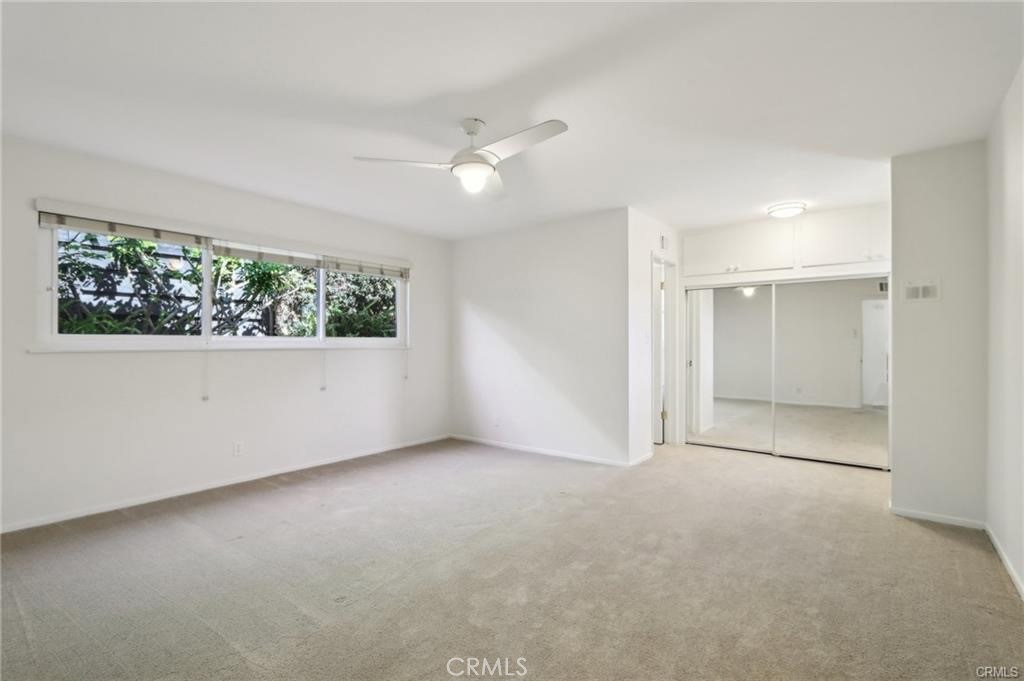 Spacious primary bedroom with ensuite - 429 Morning Canyon, Newport Beach CA 92625 - photo 23
