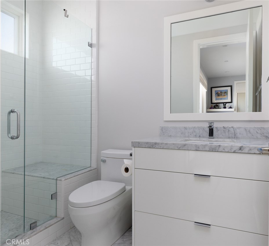 Lower Level Full Bathroom - 44 Balboa, Newport Beach CA 92663 - photo 14