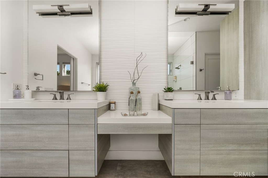 Primary bathroom - 4405 Channel Place, Newport Beach CA 92663 - photo 36