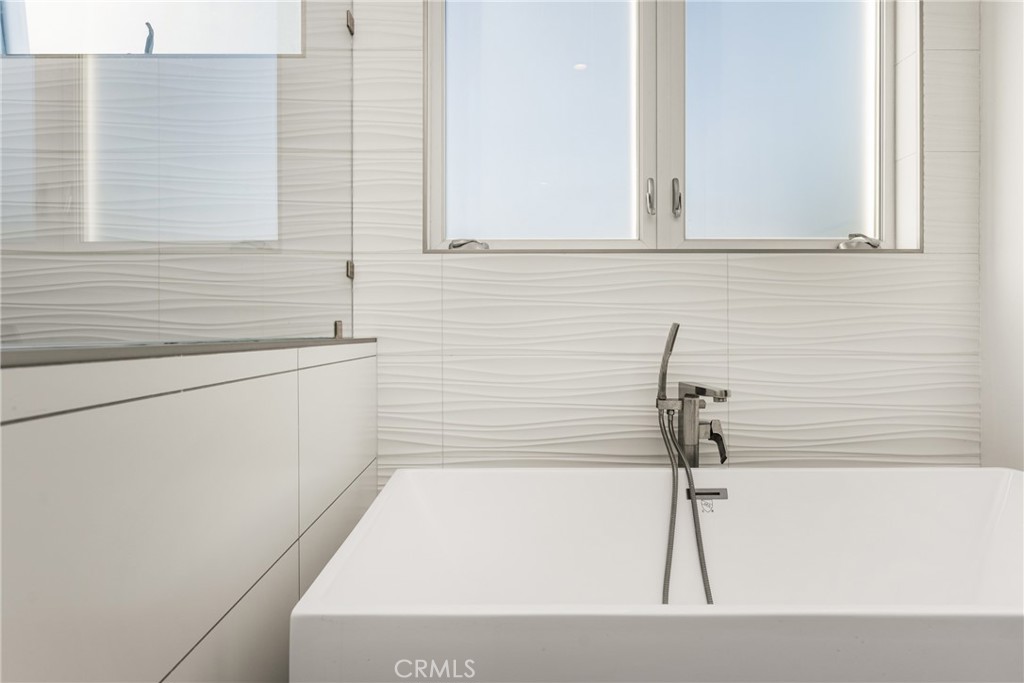 Primary bathroom - 4405 Channel Place, Newport Beach CA 92663 - photo 40