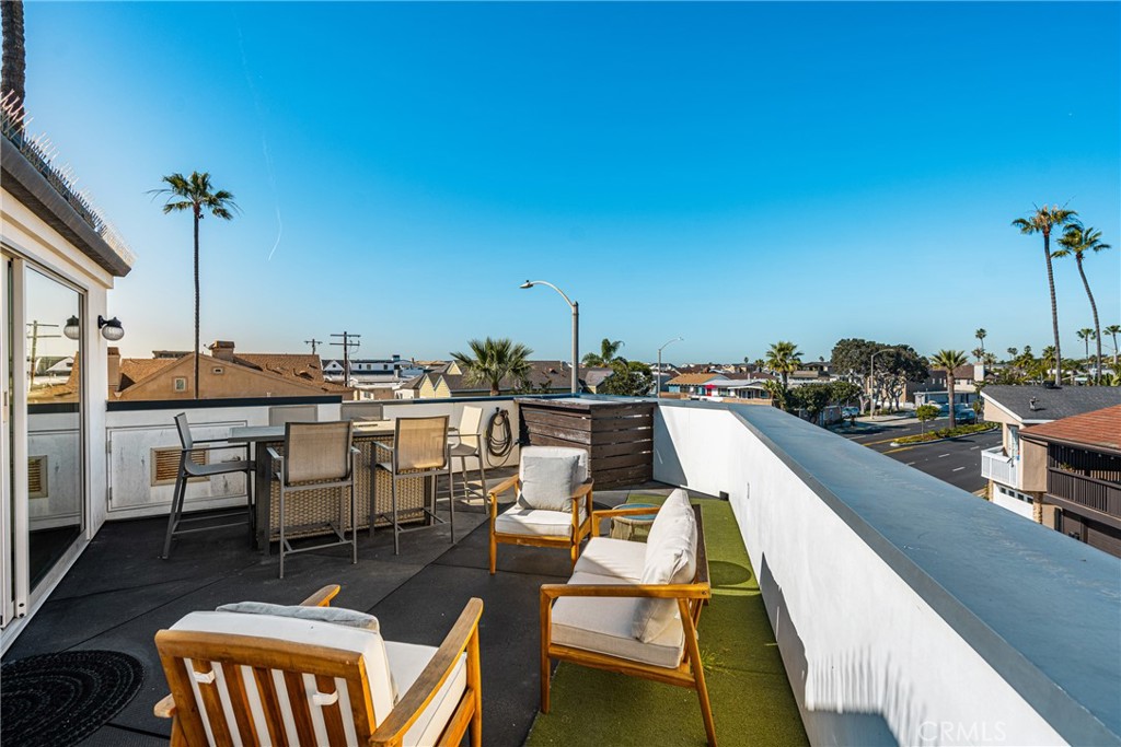 Rooftop deck with BBQ and firetable - 4405 Channel Place, Newport Beach CA 92663 - photo 49