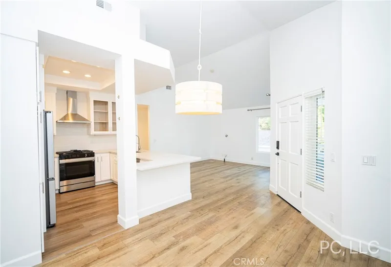 45 Hartford Drive 22, Newport Beach, CA 92660