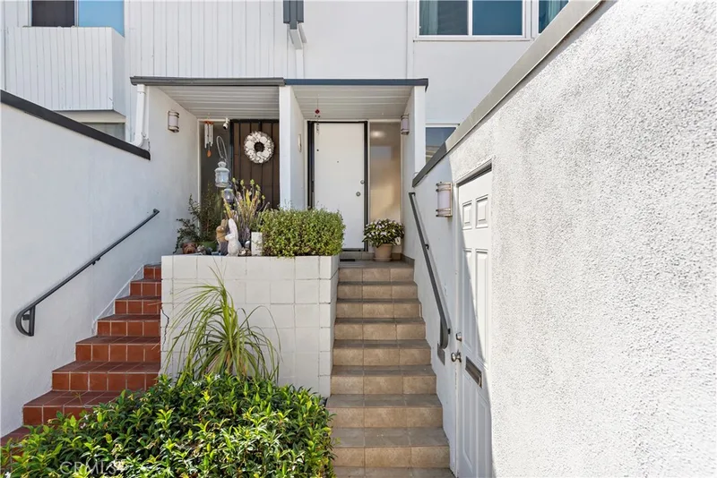 456 Orion Way, Newport Beach, CA 92663