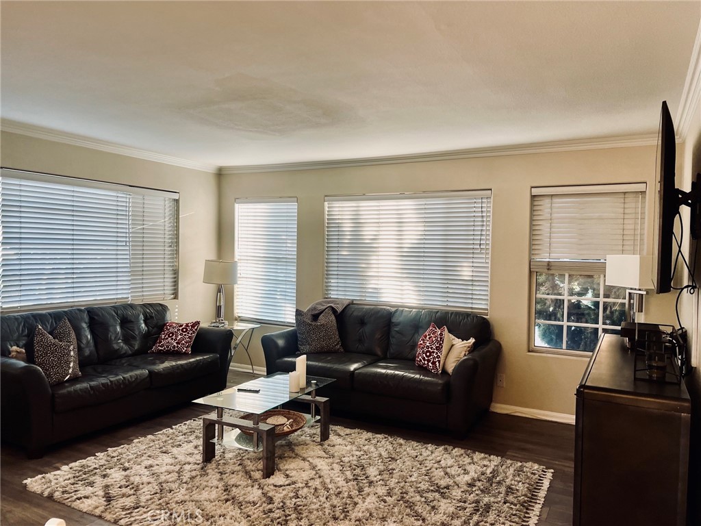 498 Park Ave, Newport Beach CA 92662 - photo 4