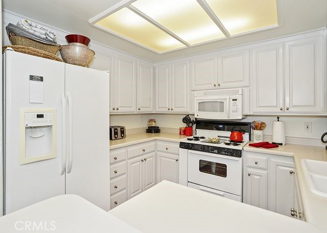498 Park Ave, Newport Beach CA 92662 - photo 7