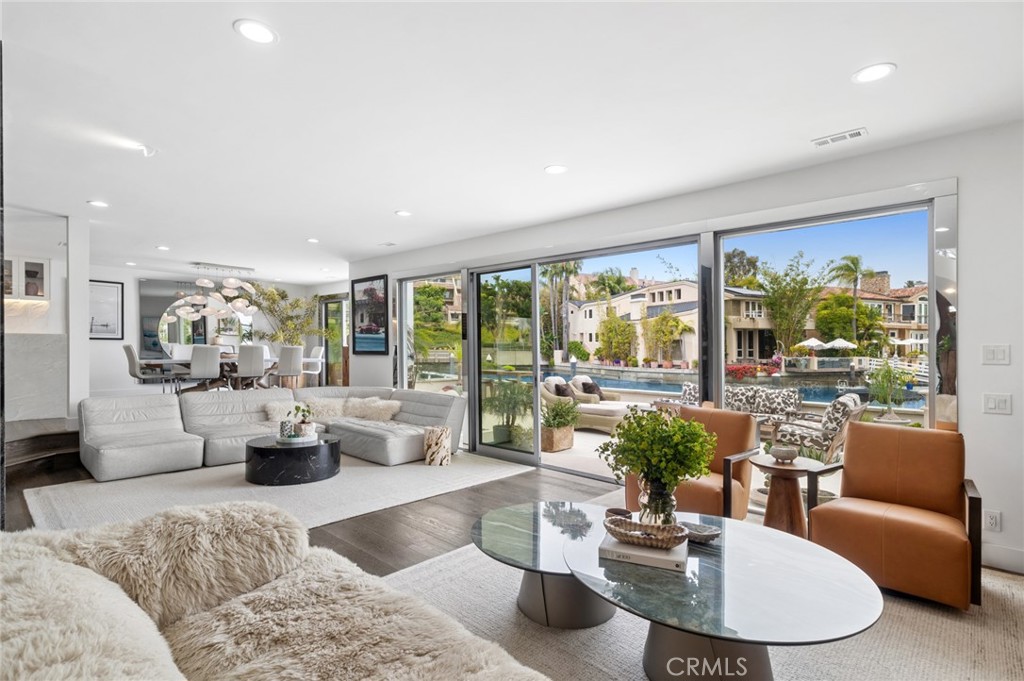 500 Harbor Island Drive, Newport Beach CA 92660 - photo 9
