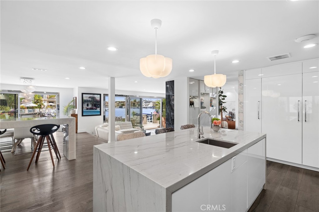 500 Harbor Island Drive, Newport Beach CA 92660 - photo 20