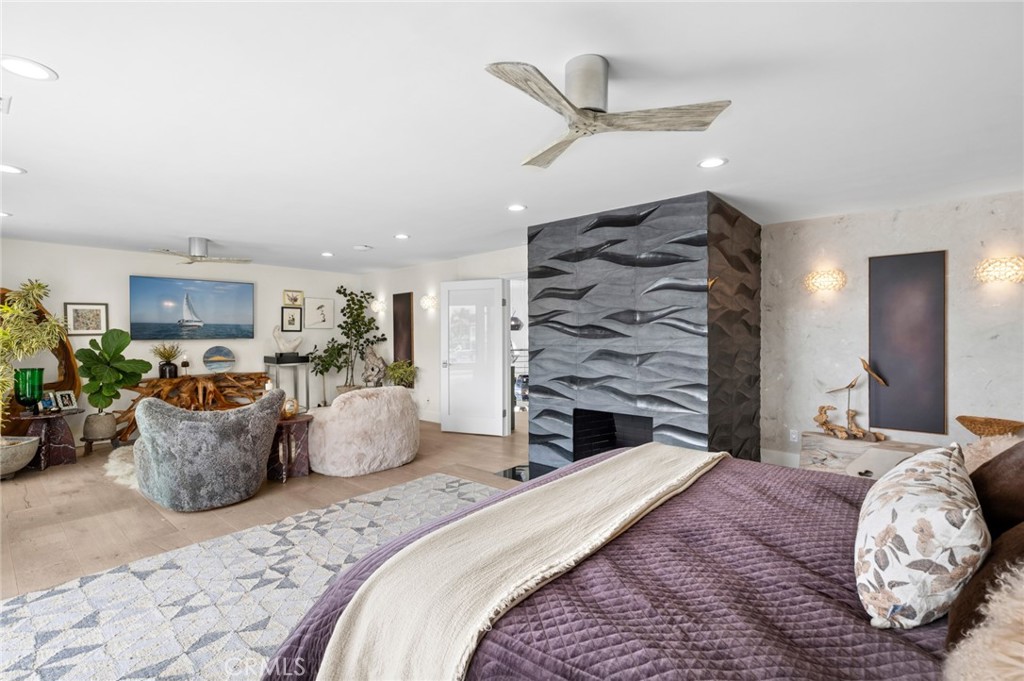 500 Harbor Island Drive, Newport Beach CA 92660 - photo 32