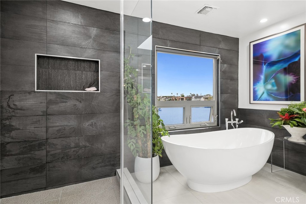 500 Harbor Island Drive, Newport Beach CA 92660 - photo 38