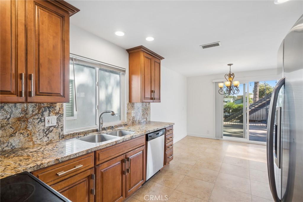 501 Marguerite B, Newport Beach CA 92625 - photo 2