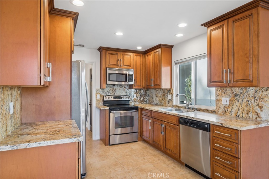 501 Marguerite B, Newport Beach CA 92625 - photo 3