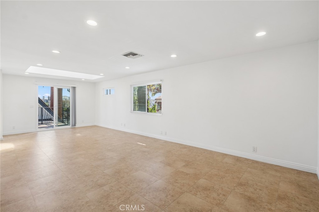 501 Marguerite B, Newport Beach CA 92625 - photo 16